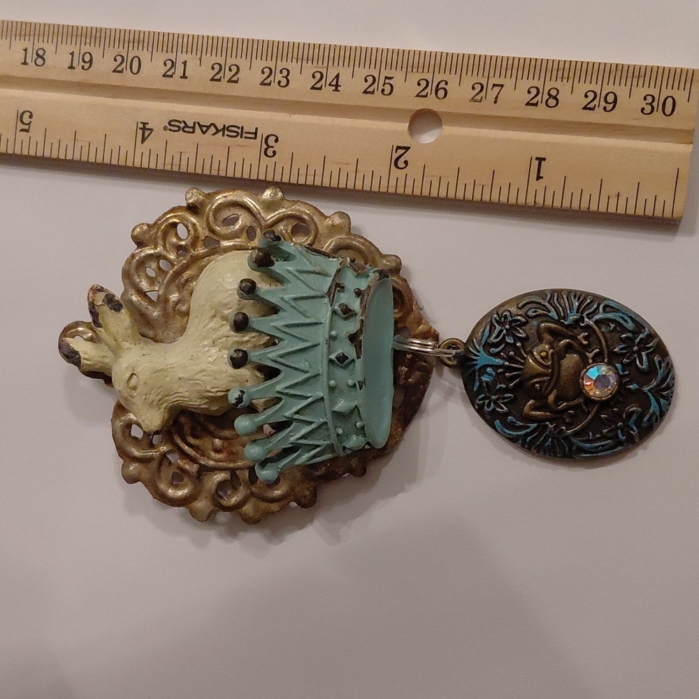Artisan Rabbit and Crown Brooch - Picture 2 of 6